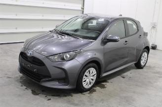 Vrakbiler auto Toyota Yaris  2023/8