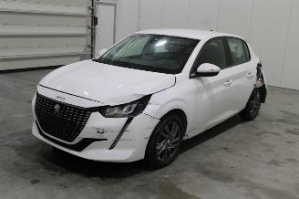 krockskadad bil auto Peugeot 208  2022/4