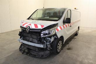 Damaged car Renault Trafic  2021/10