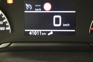 Peugeot 208  picture 11