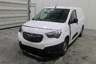 Vaurioauto  passenger cars Opel Combo  2022/6