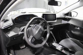 Peugeot 208  picture 10