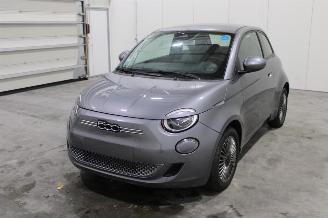 krockskadad bil auto Fiat 500  2022/8