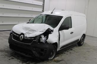 Damaged car Renault Express  2023/5