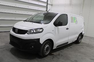 Vaurioauto  passenger cars Fiat Scudo  2023/8