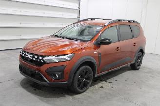 krockskadad bil auto Dacia Jogger  2023/9