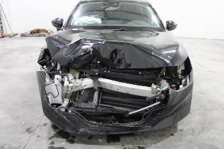 Peugeot 208  picture 7