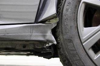 Peugeot 208  picture 16