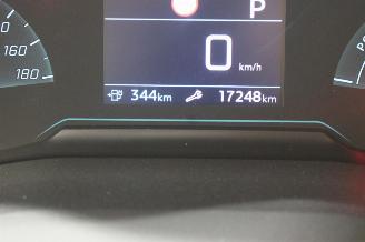 Peugeot 208  picture 13