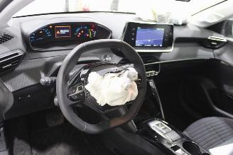 Peugeot 208  picture 10