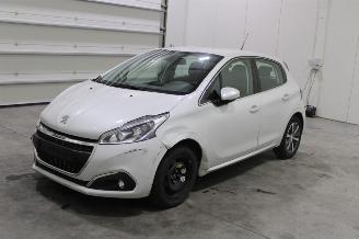 uszkodzony samochody osobowe Peugeot 208  2019/12