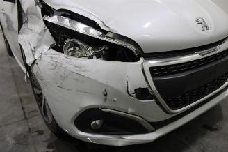 Peugeot 208  picture 22