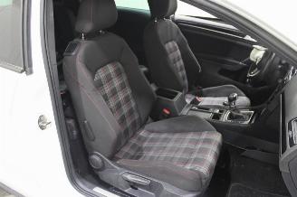 Volkswagen Golf  picture 8