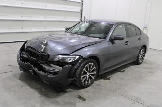Schadeauto BMW 3-serie 318 2020/12