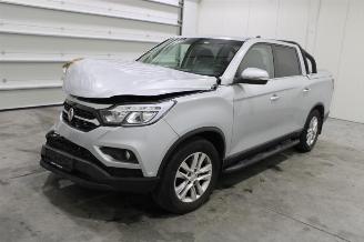 Vaurioauto  passenger cars Ssang yong Musso  2019/8