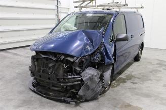 Salvage car Mercedes Vito  2022/1