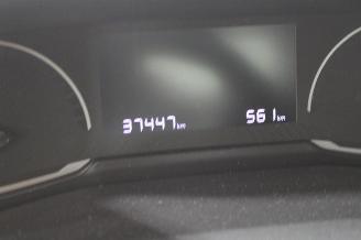 Peugeot 208  picture 18