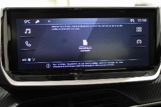 Peugeot 208  picture 14