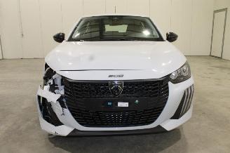 Peugeot 208  picture 5