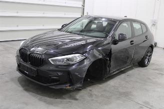 damaged passenger cars BMW 1-serie 120 2021/12