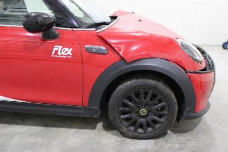 Mini Cooper SE picture 6