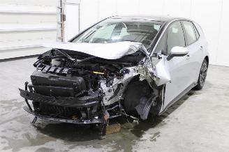 Vaurioauto  passenger cars Volkswagen ID.3  2023/9