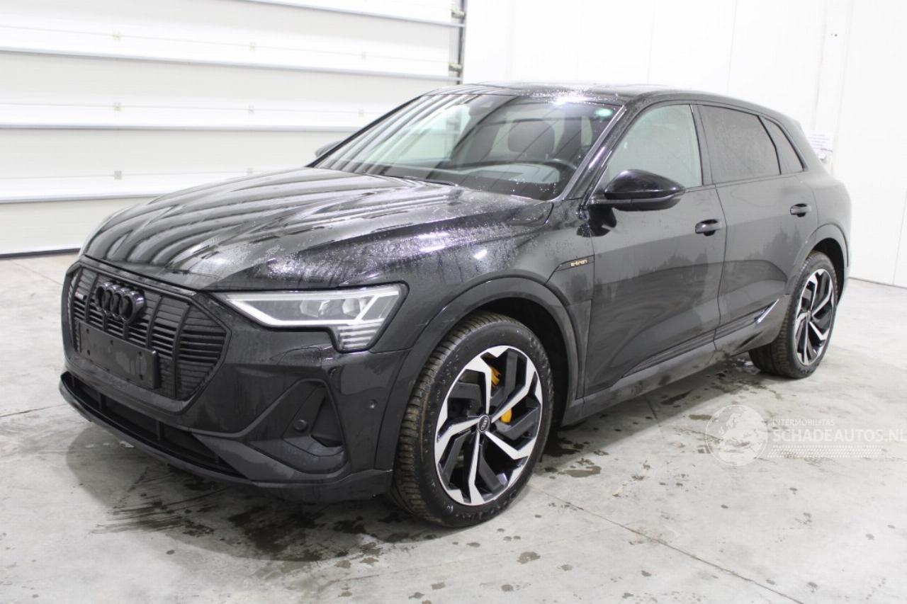 Audi E-tron 