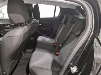 Peugeot 208  picture 11