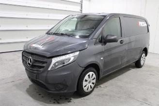 uszkodzony samochody osobowe Mercedes Vito  2021/3