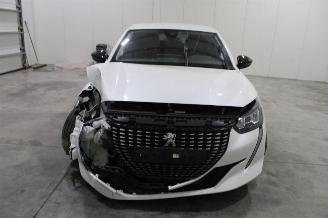 Peugeot 208  picture 6