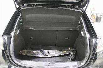 Peugeot 208  picture 17