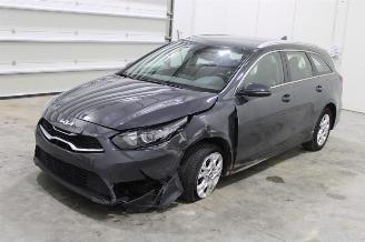 krockskadad bil auto Kia Cee d cee'd 2022/4