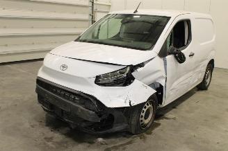 Damaged car Toyota ProAce CITY 2024/8
