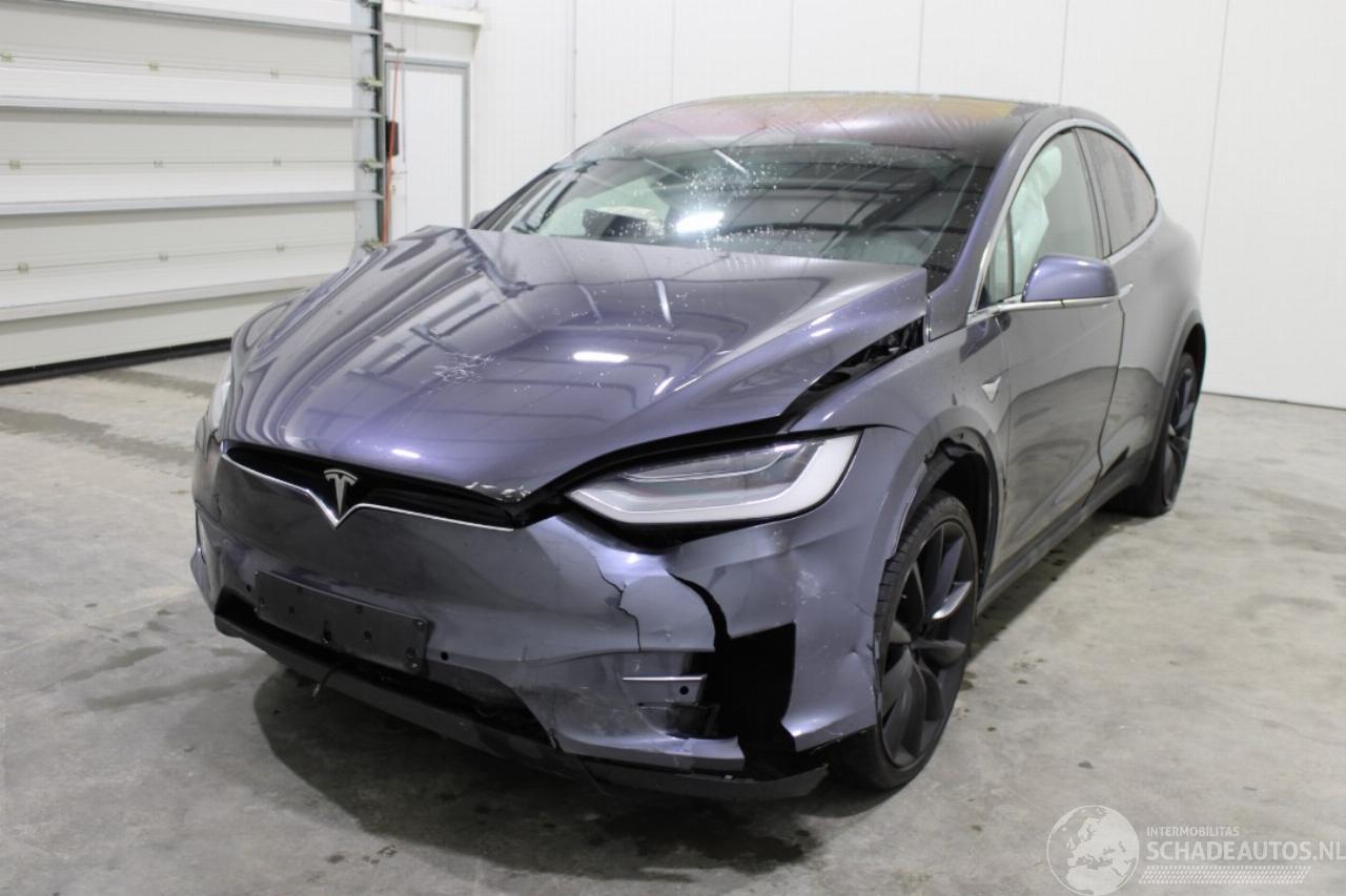 Tesla Model X 