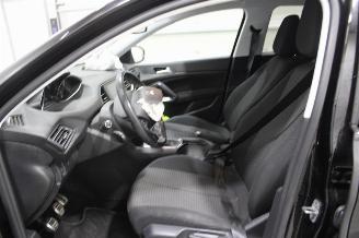 Peugeot 308  picture 10