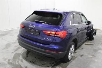 Audi Q3  picture 3