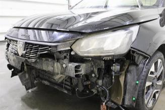 Peugeot 208  picture 6