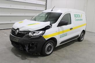 Damaged car Renault Express  2024/1