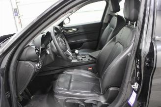 Alfa Romeo Giulia  picture 10