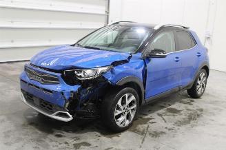 krockskadad bil auto Kia Stonic  2022/12