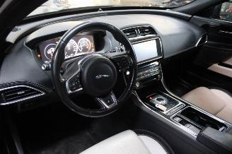 Jaguar XE  picture 9