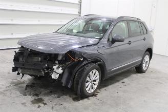 Damaged car Volkswagen Tiguan  2023/9