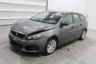 Damaged car Peugeot 308  2020/7