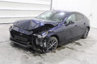 Damaged car Mazda 3  2024/7