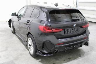 BMW 1-serie 118 picture 4