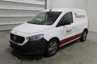 krockskadad bil auto Mercedes Citan  2024/2