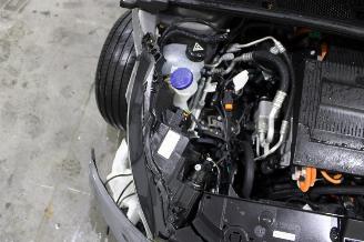 Peugeot e-208  picture 21