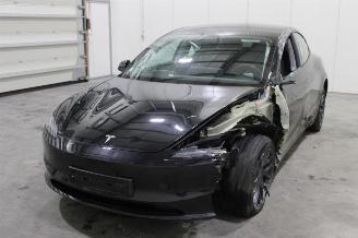 Coche accidentado Tesla Model 3  2023/12
