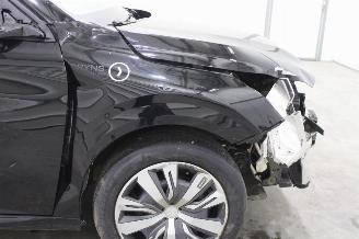 Peugeot 208  picture 9