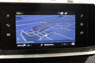 Peugeot 208  picture 11